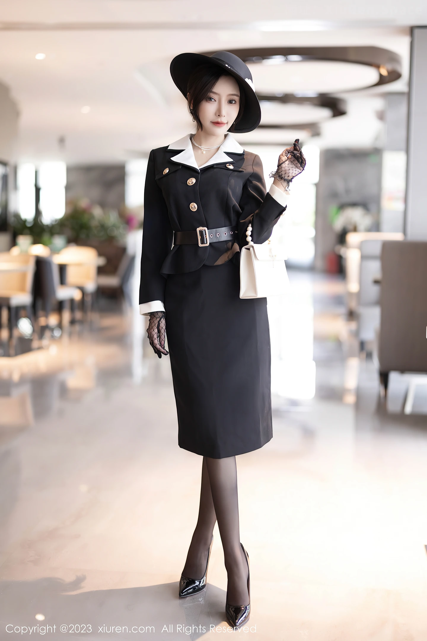 图片[3]-[XiuRen秀人网]VOL.7048 女神王馨瑶yanni墨绿色轻透蕾丝内衣配黑丝秀完美身材诱惑写真81P-秀人网官方网站